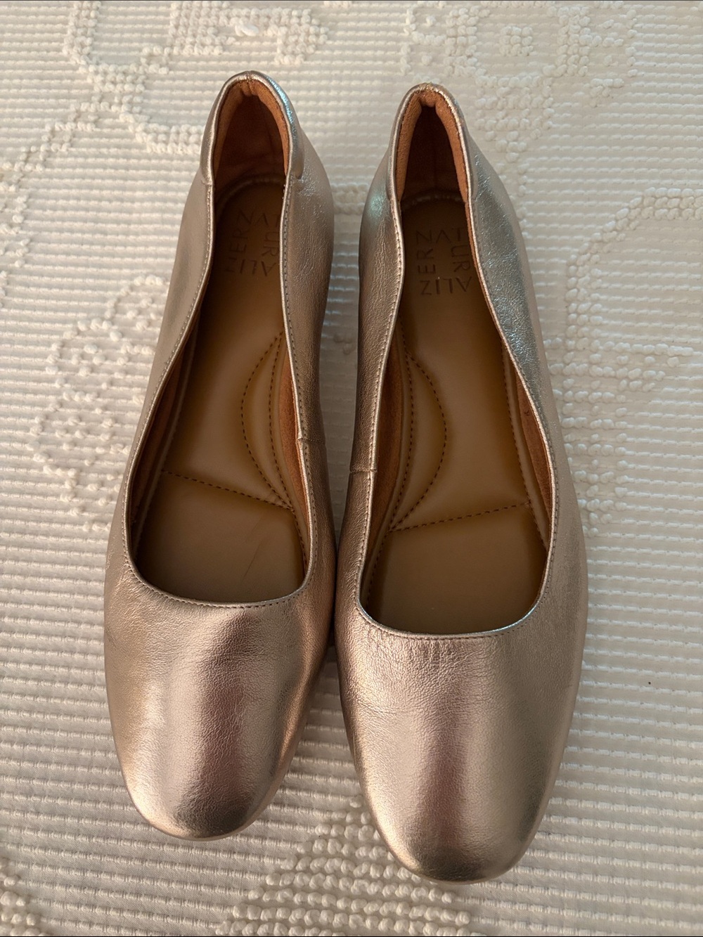 Women's Naturalizer Gold Ballet Flats size 11w